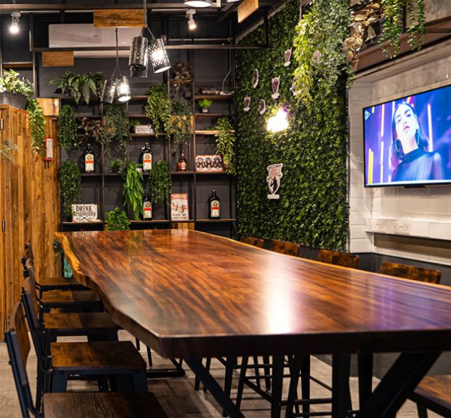 Cheeky Room Valletta - Cheeky Monkey Gastropub