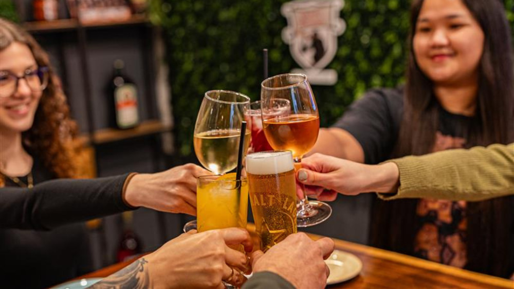 Cheeky Monkey - Pub in Malta